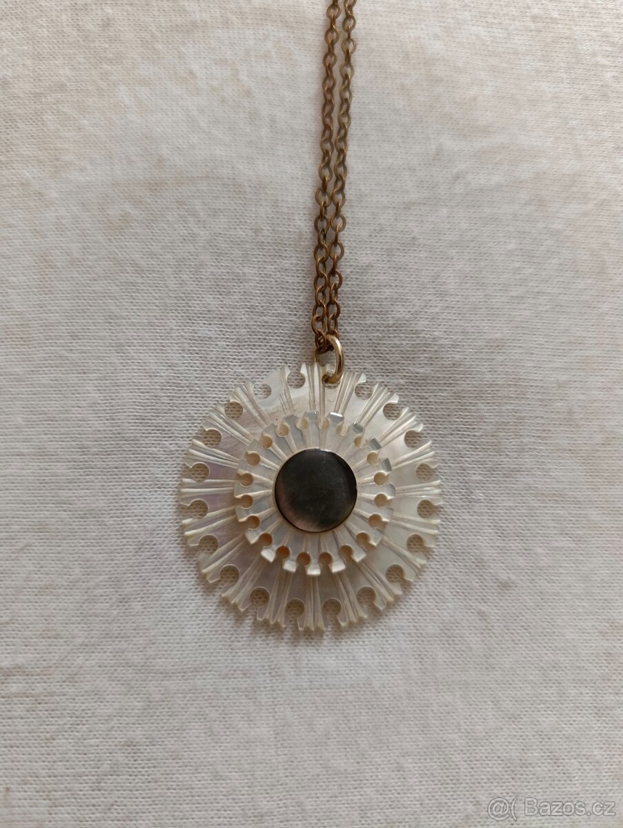 Perleťový přívěsek