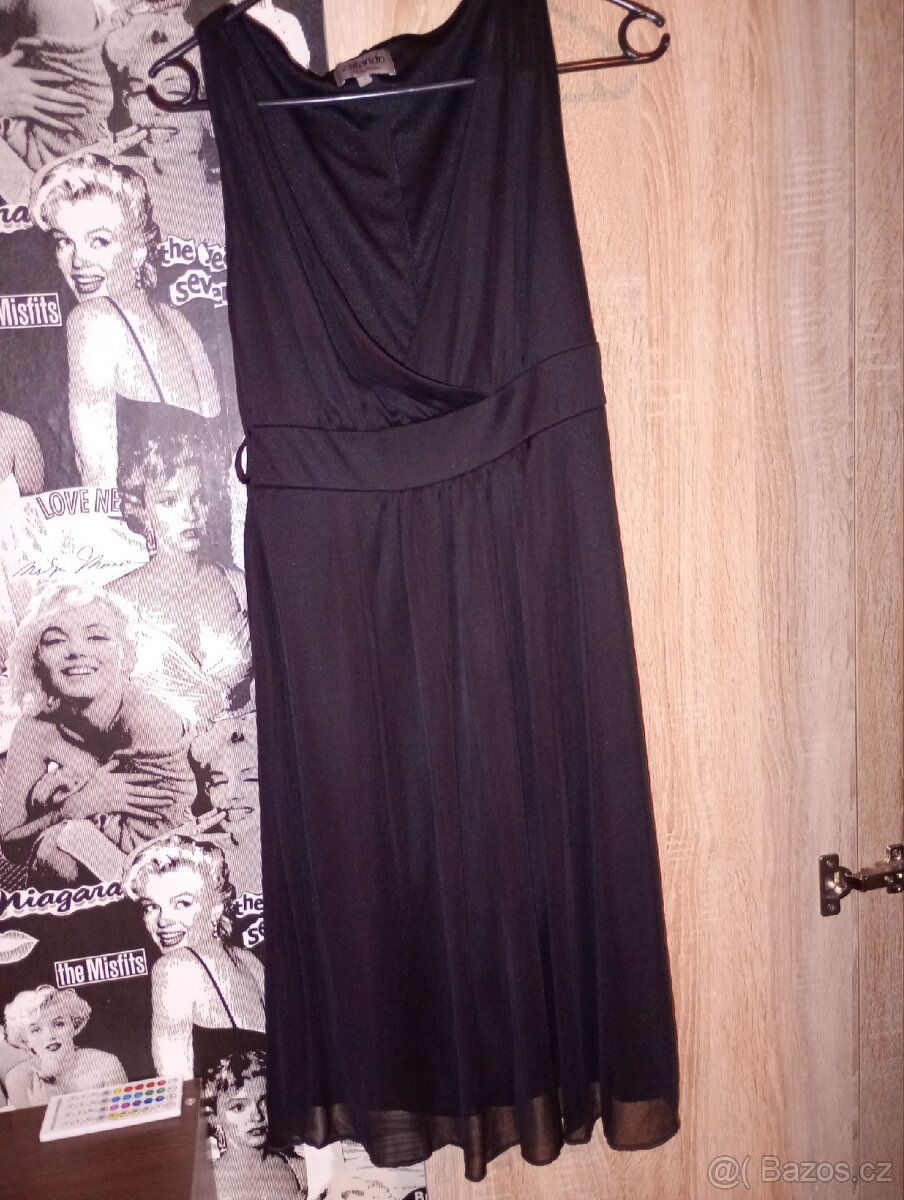 Černé Šaty 👗 .... Dámské