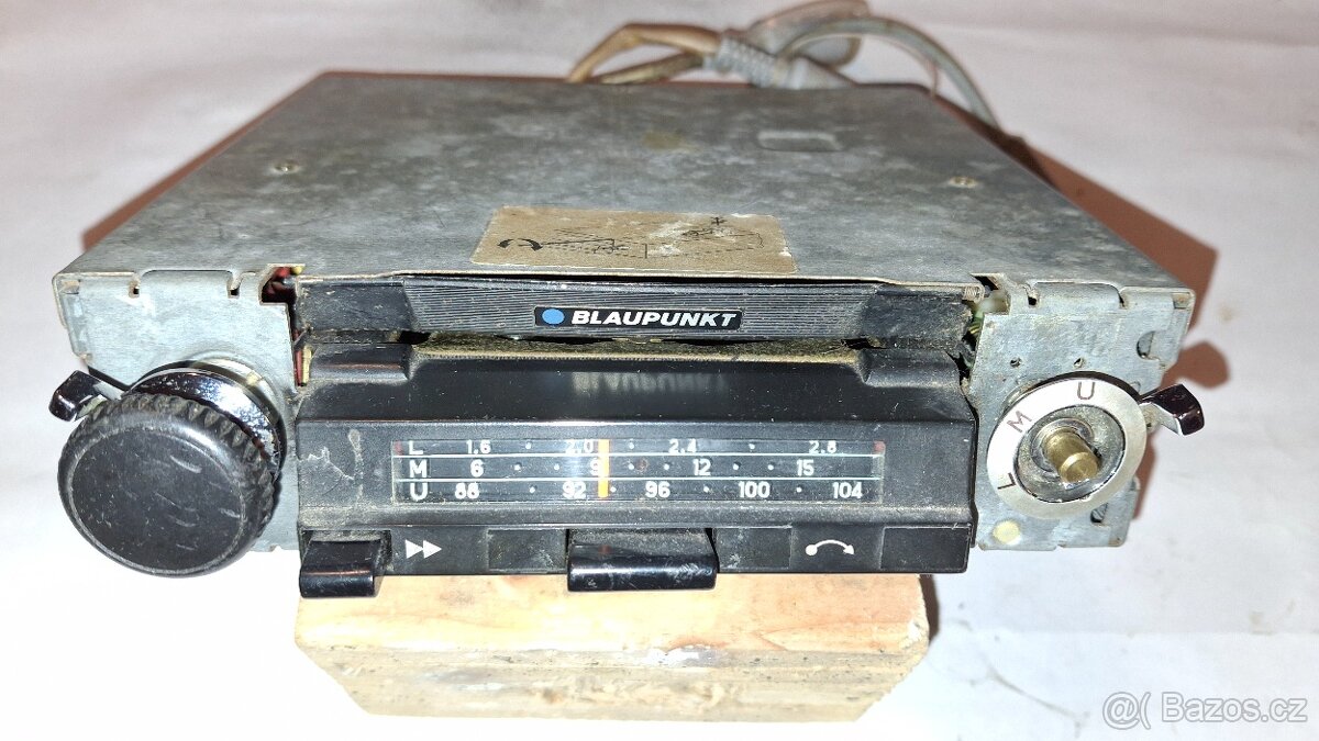 Autorádio s kazeťákem Blaupunkt Lübeck CR