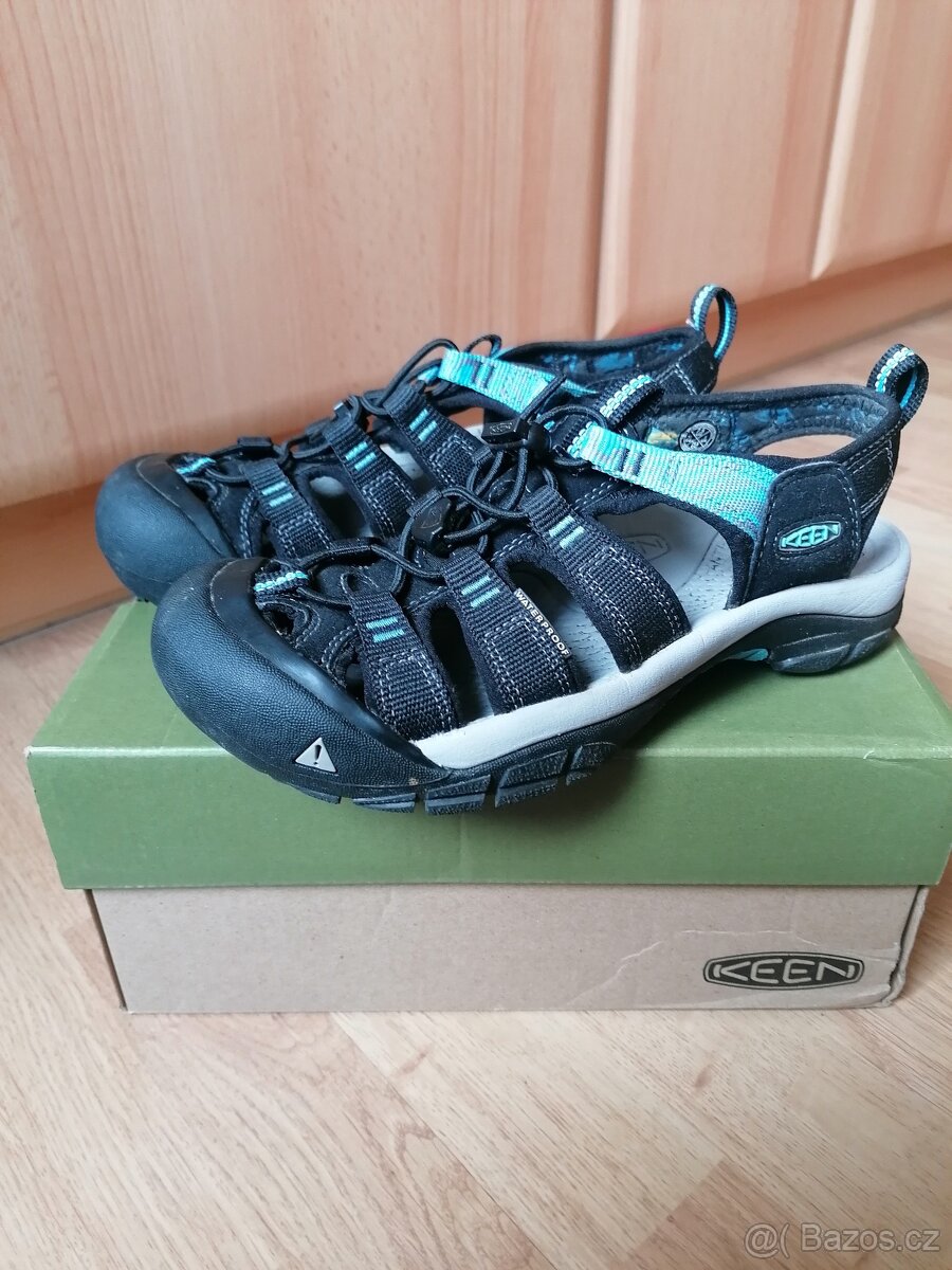 Sandály KEEN v. 38