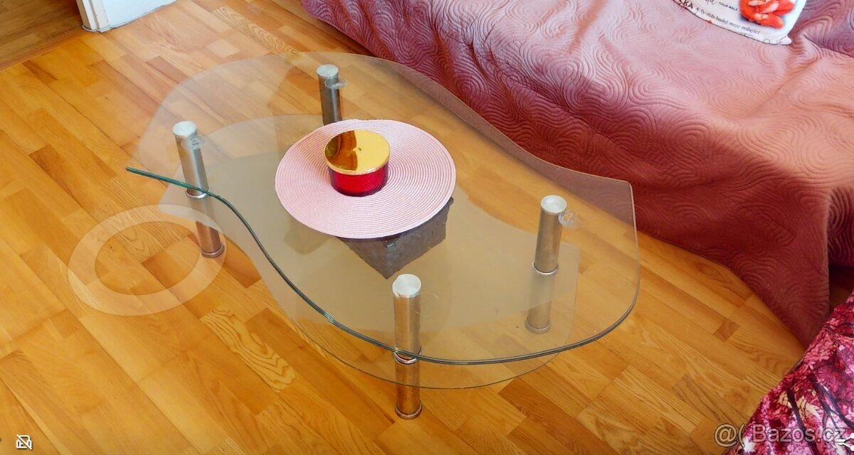 Konferenční stolek skleněný