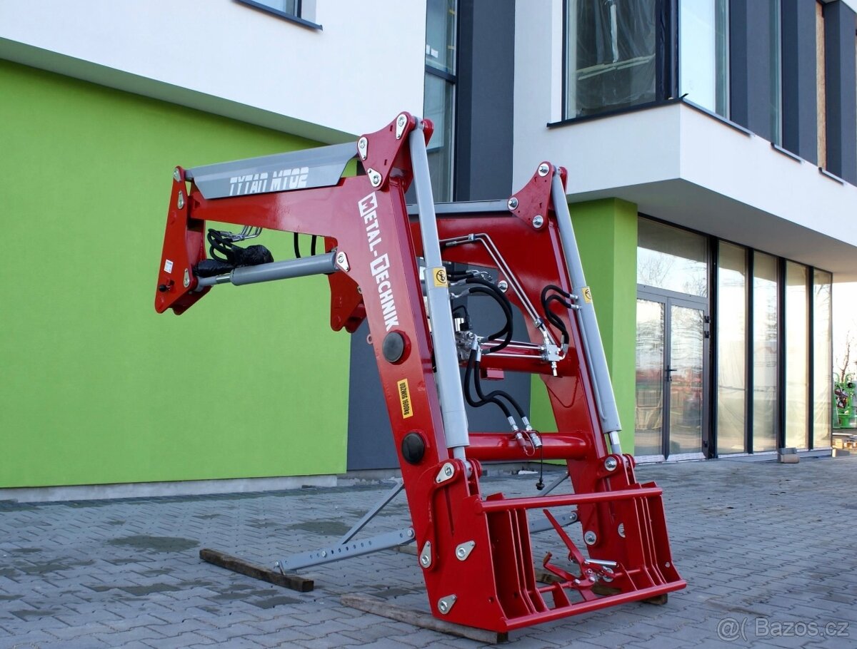 Čelní nakladač na traktor