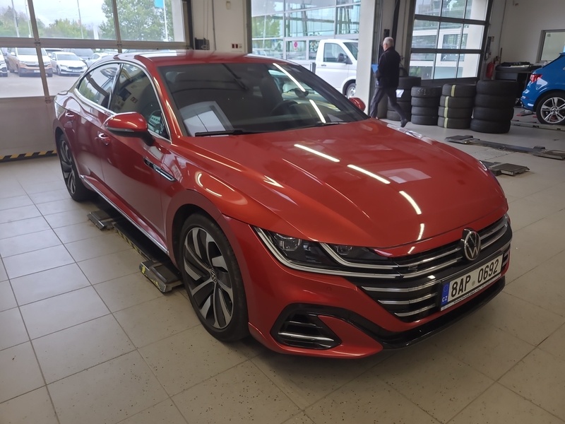 VW Arteon 2.0 TDI 147kW 4x4 DSG R-Line - záruka Autodraft
