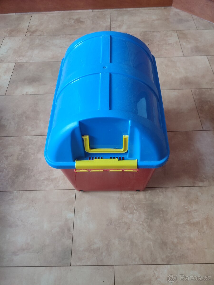 Plastový box na hračky