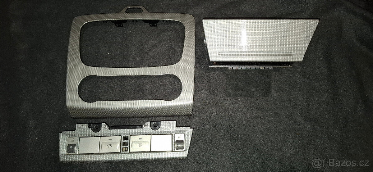 Ford Focus rámeček karbon Titanium