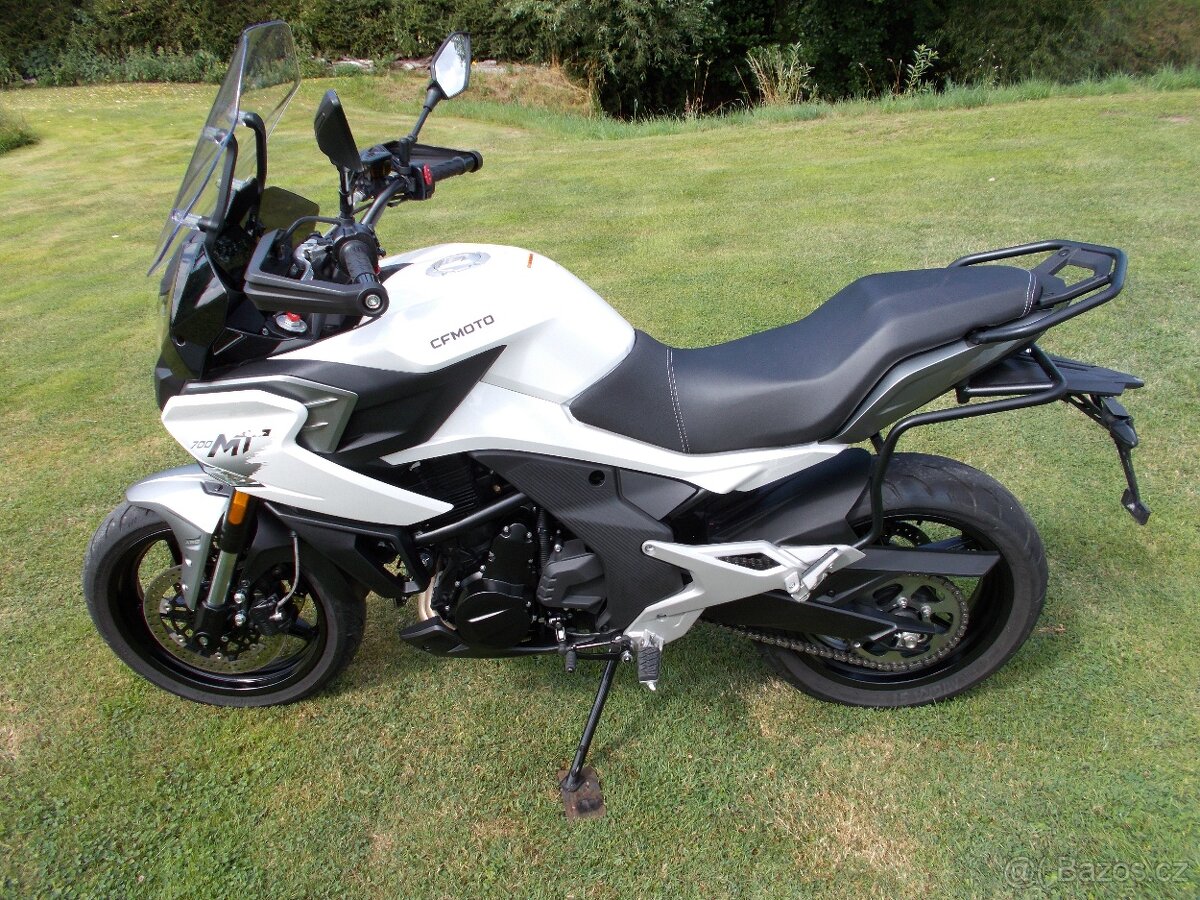 CFMOTO 700 MT