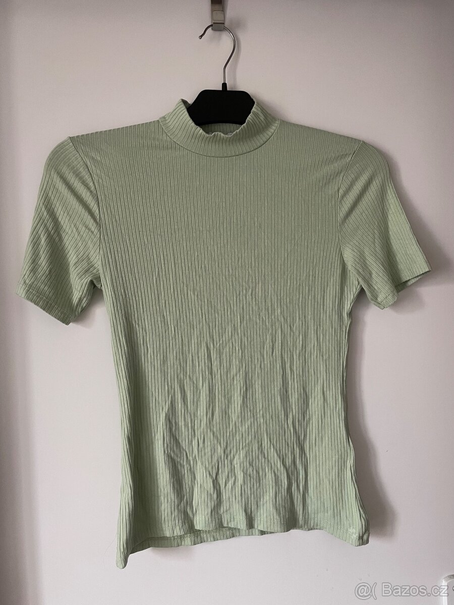Dámské zelené žebrované tričko
