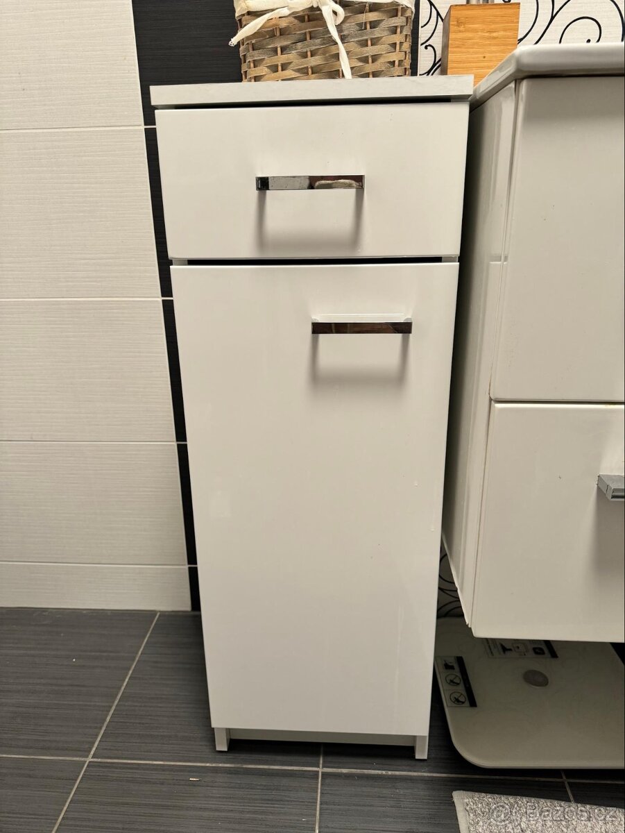 Koupelnové skříňky malé 2x