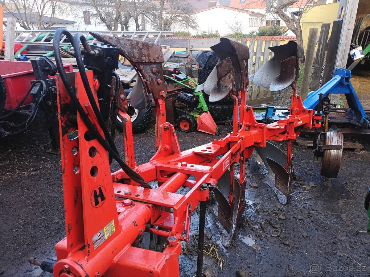 Prodám 3 radlicni bluh Kuhn s jištěním proti kamenům.