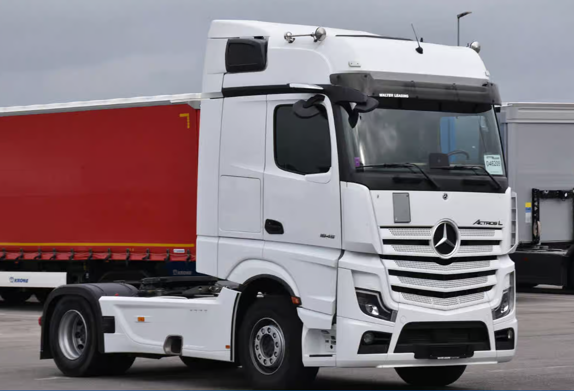Mercedes Benz Tahač návěsu Actros L 1845 LS s Hydraulikou