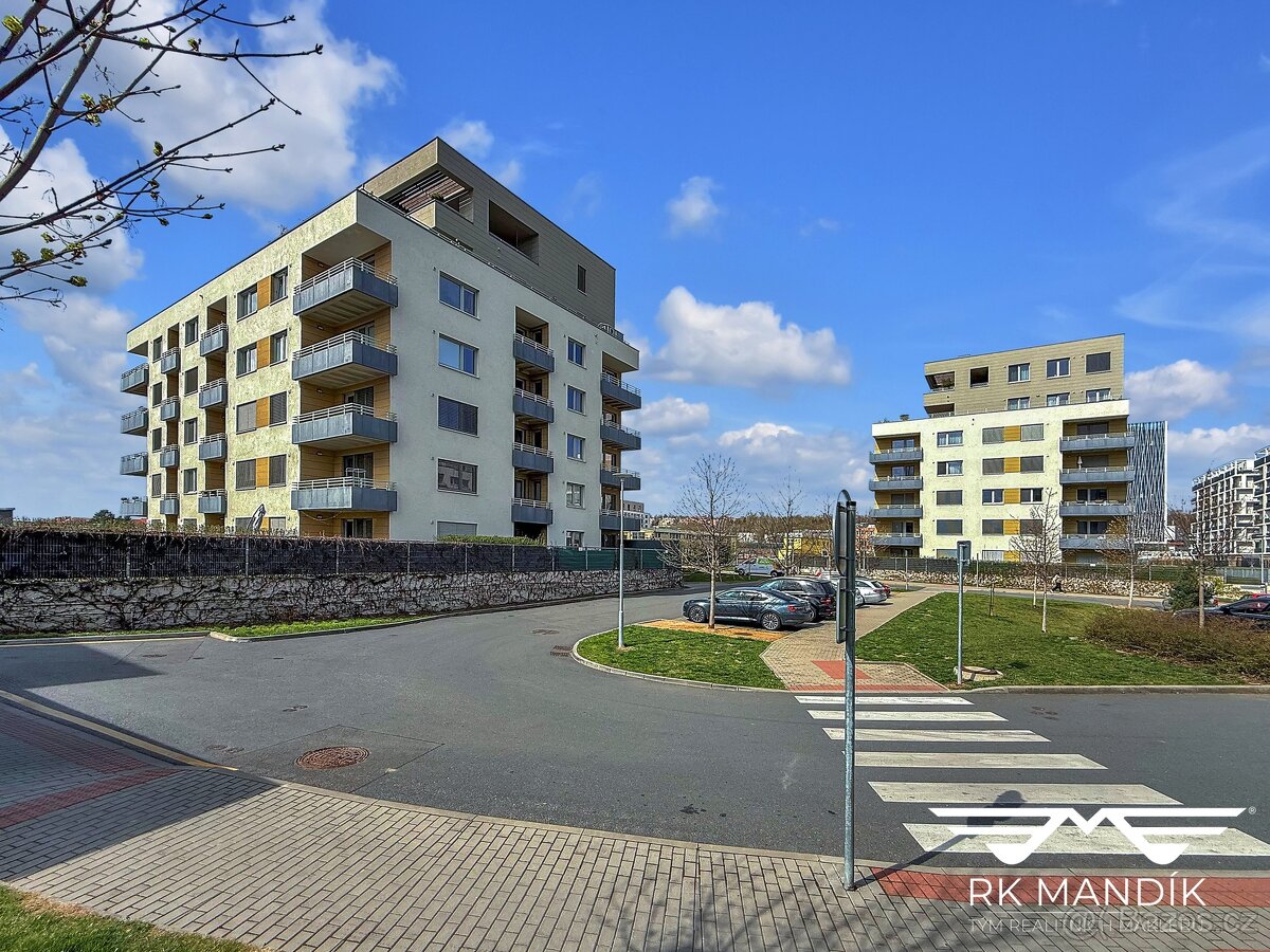 Pronájem byty 2+kk, 43 m2 - Praha - Vysočany, ev.č. 675