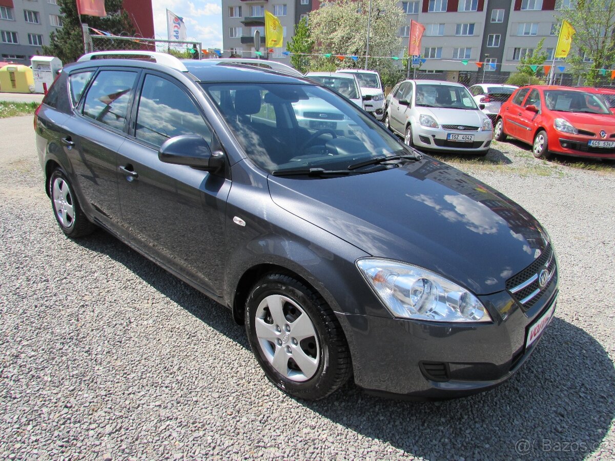 Kia Cee'd 1.4i 80kW kombi, 1.majitel, Serviska