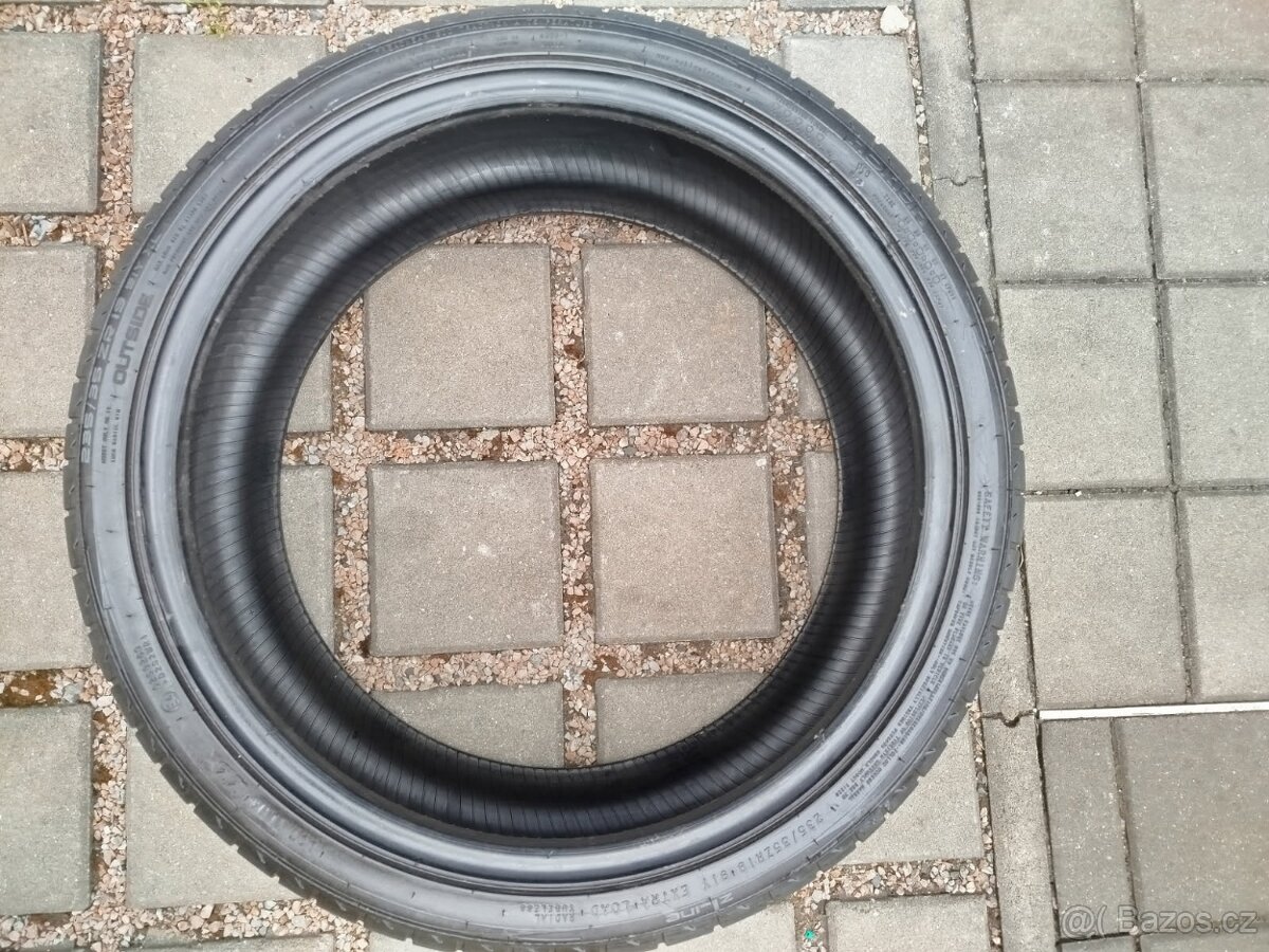 Sada letních pneu 235/35 R19