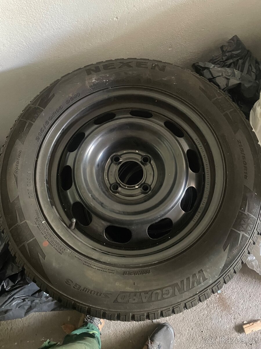 Disky s pneu peugeot 2008 215/60 r16