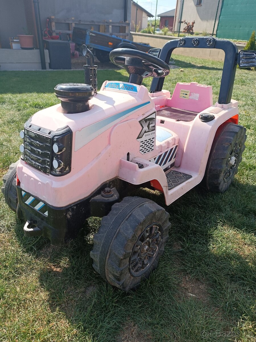 Dětský traktor