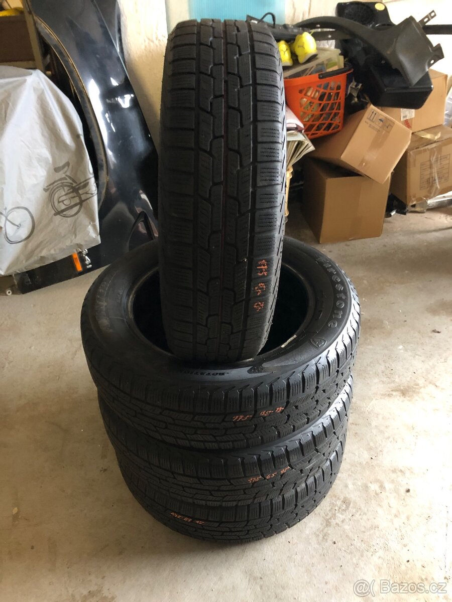 Zimní pneu 175/65R15
