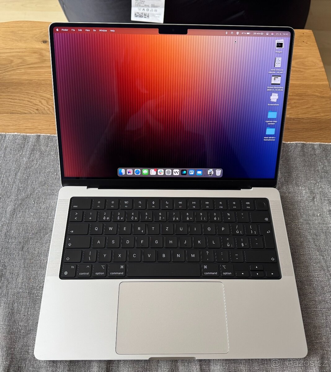 Macbook 14" M1 Pro - silnější cpu (10 jader), 32GB Ram