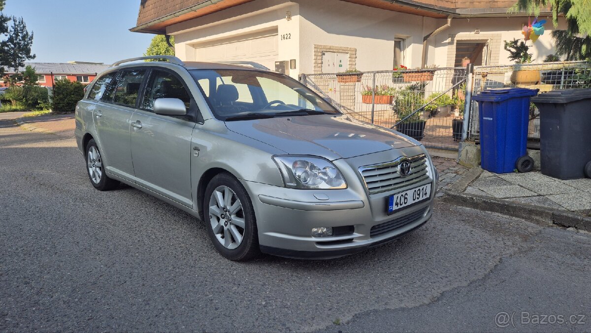 Toyota Avensis Combi 2,2 Diesel rok 2005