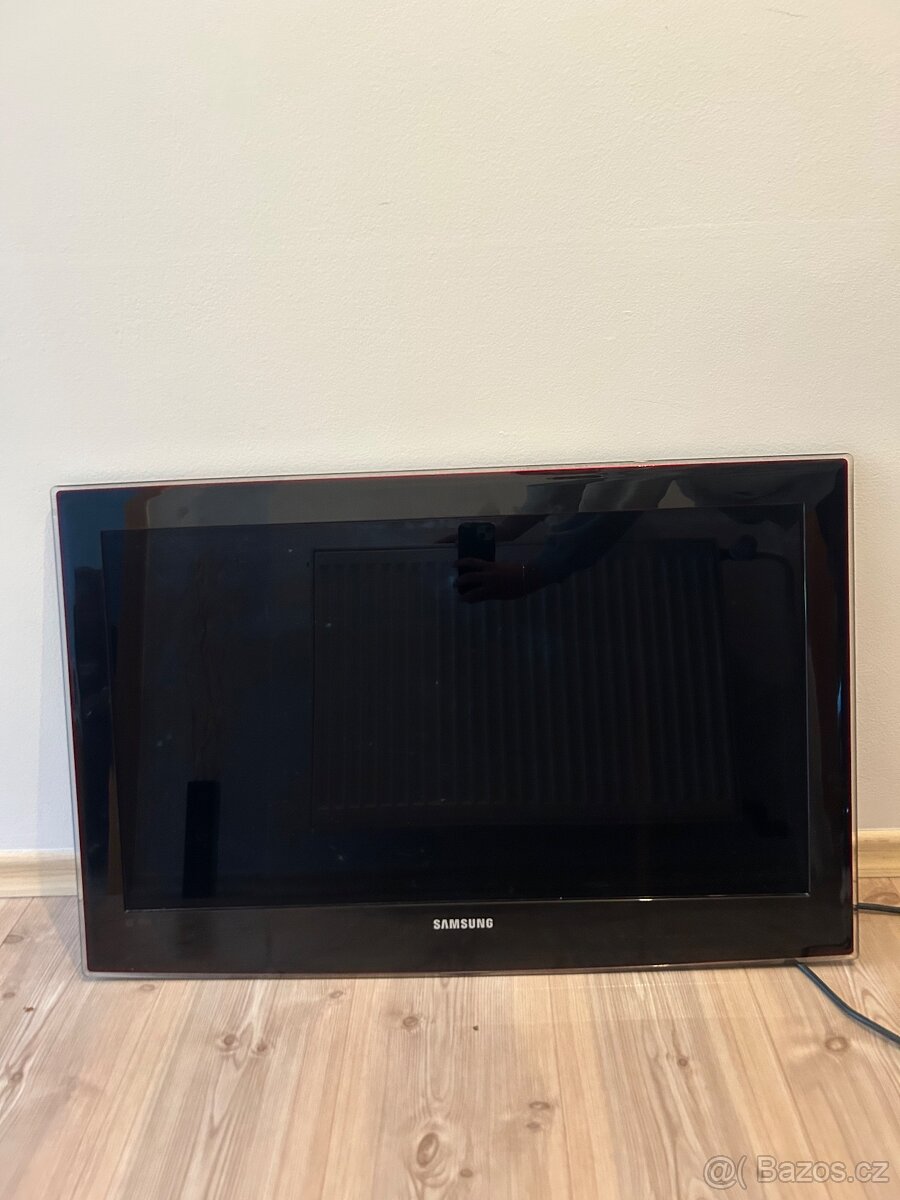Prodám nefunkční TV Samsung