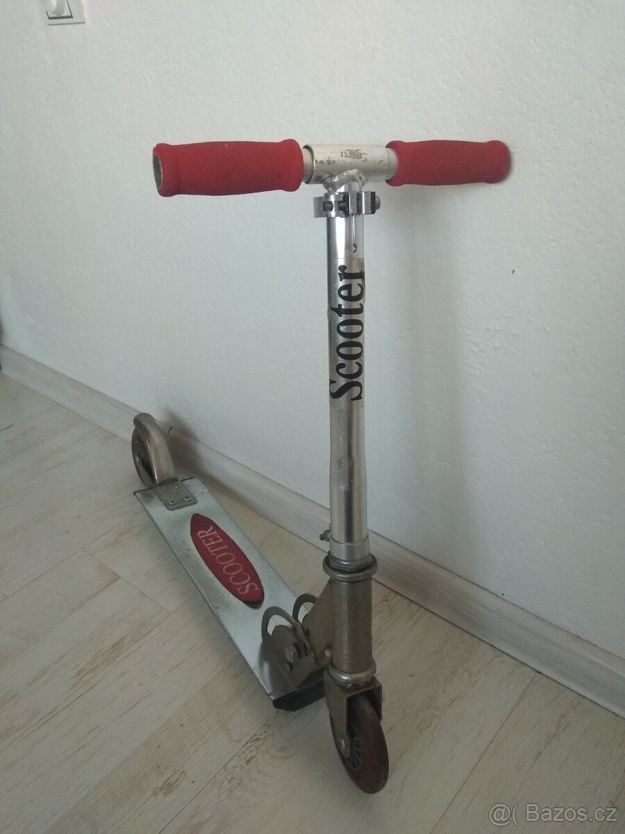 Koloběžka Scooter.
