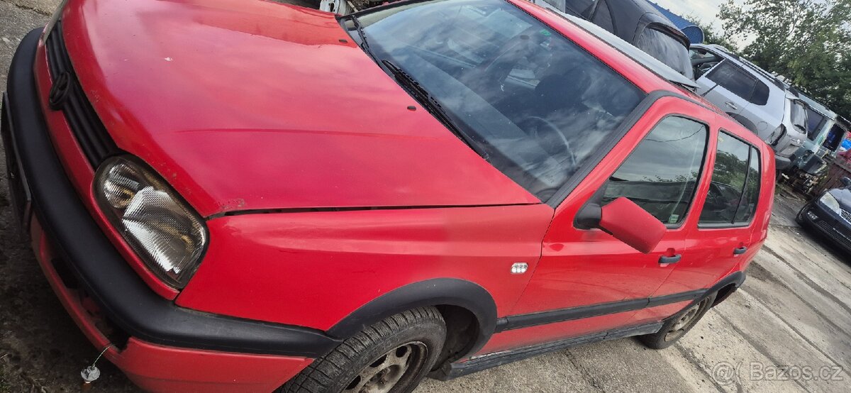 Vw golf 3 prodam dily