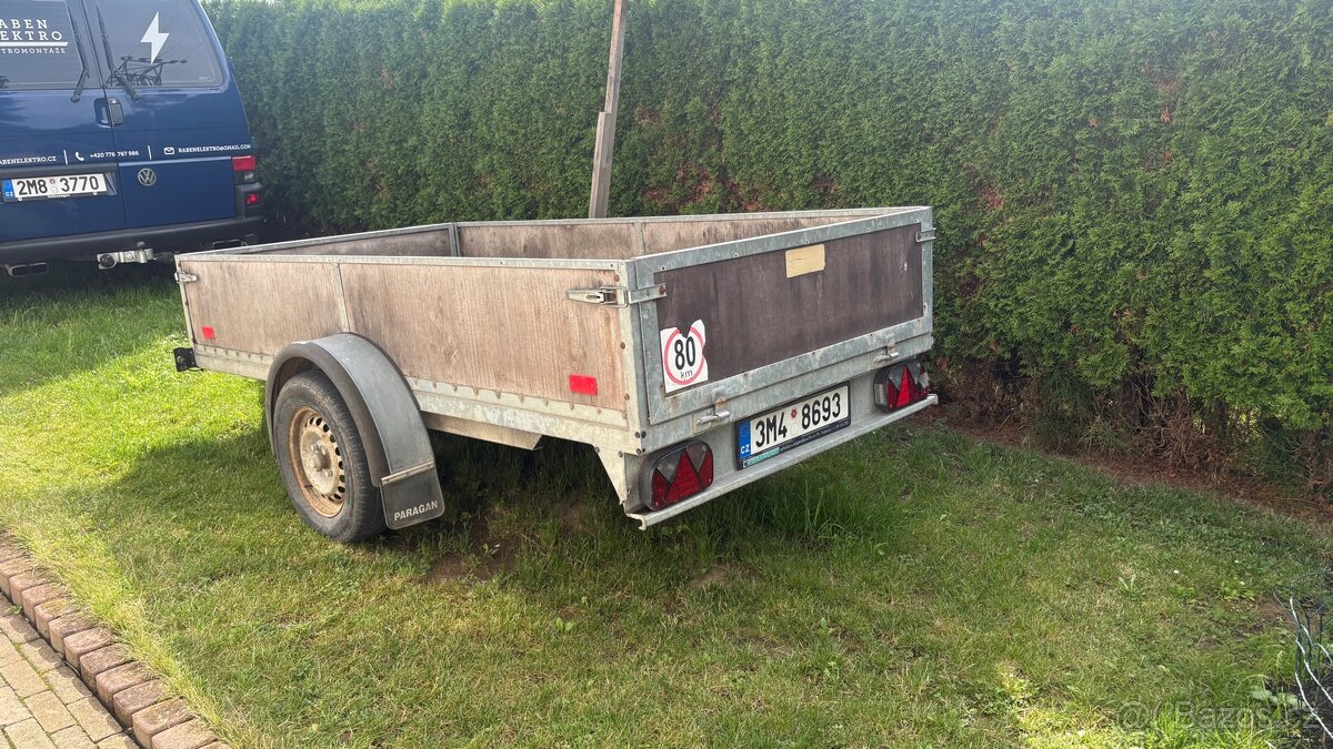 Přívěsný vozík za auto