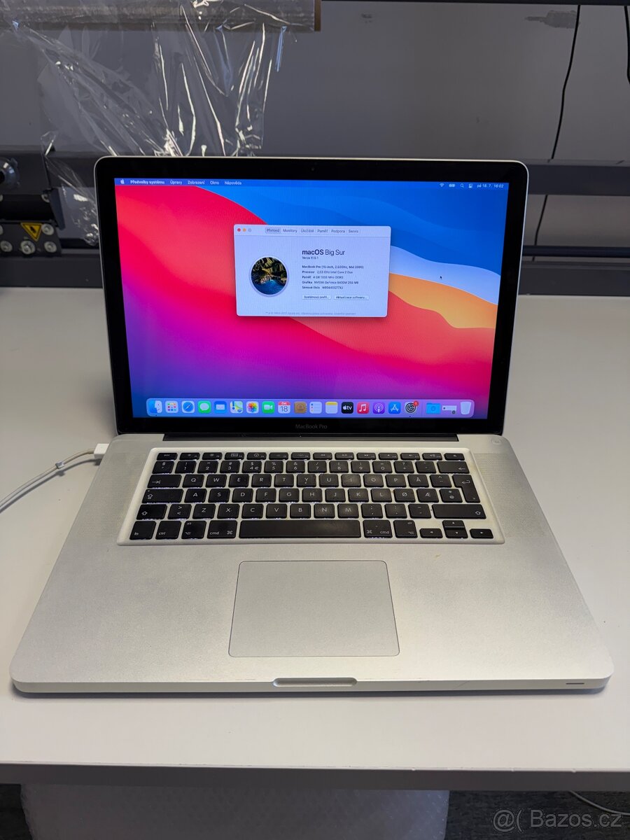 Apple MacBook Pro 15" Mid 2K9
