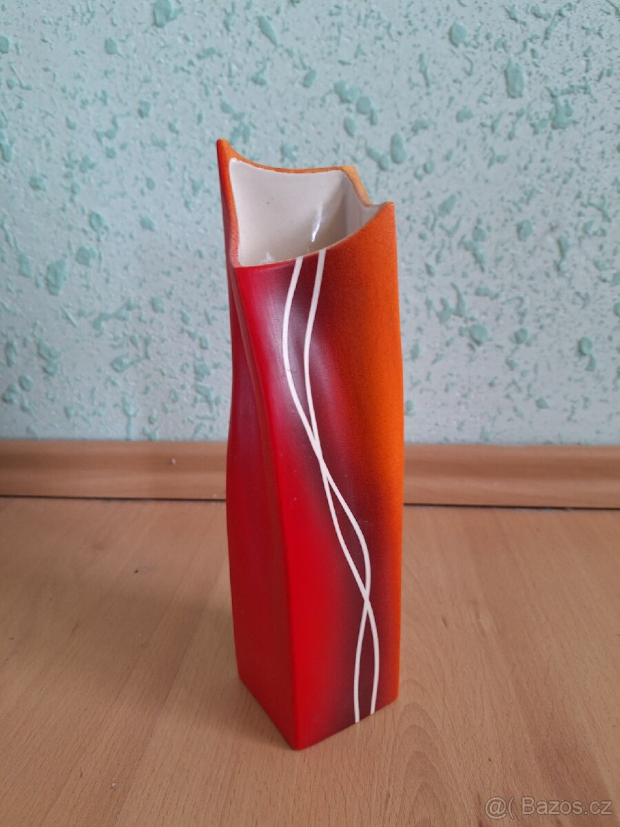 Vázička keramika