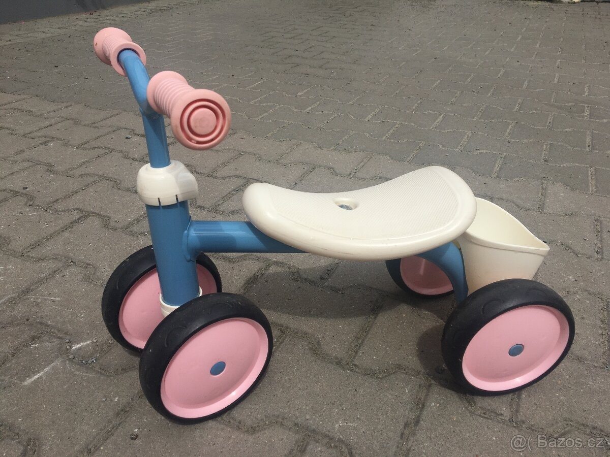Dívčí a chlapecké odrážedlo, koloběžka