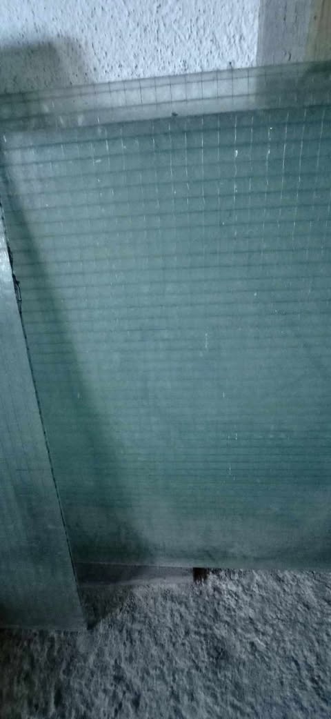 6 velkých tabulí drátoskla 300 x 60 cm + pár menších