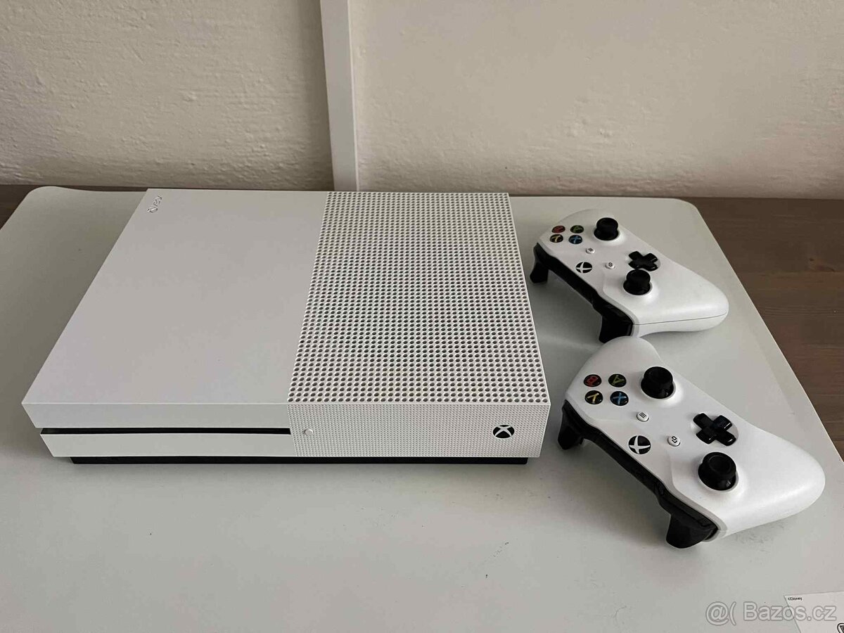 Xbox one 1TB + dva ovladače