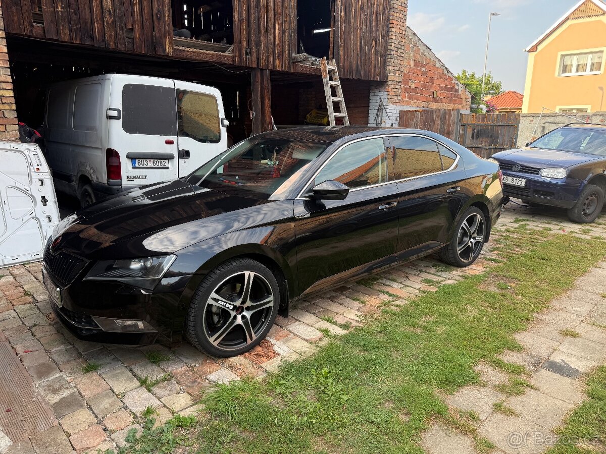 Prodám alu kola 225/40 r19 5x112