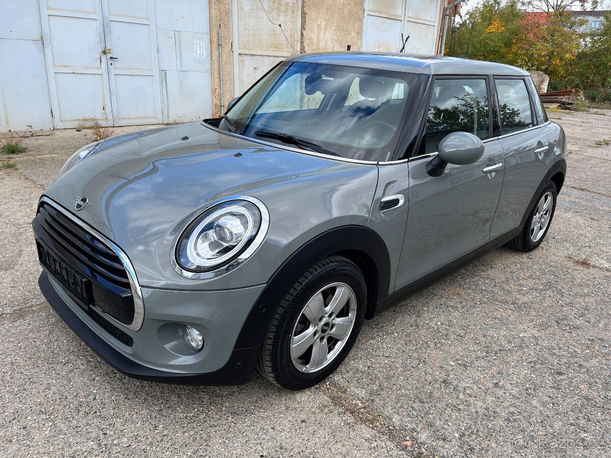Mini Cooper 1.5i 100kw 1.majitel 37.000km 2x alu top stav