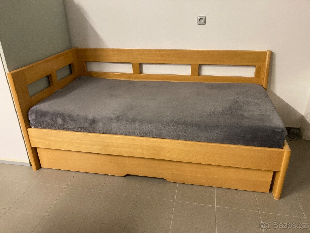 Postel z masivu 100x200 s úložným prostorem