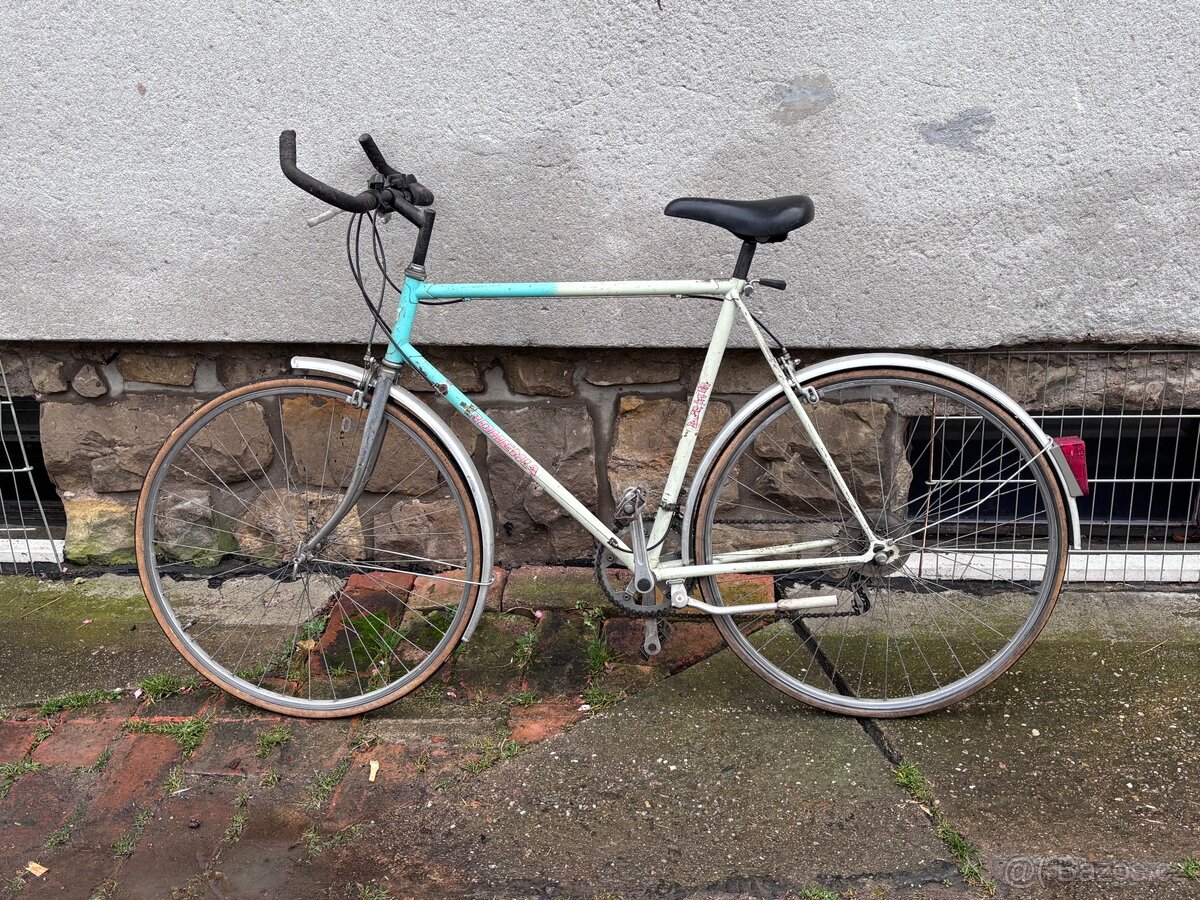 Panské silniční kolo Hercules