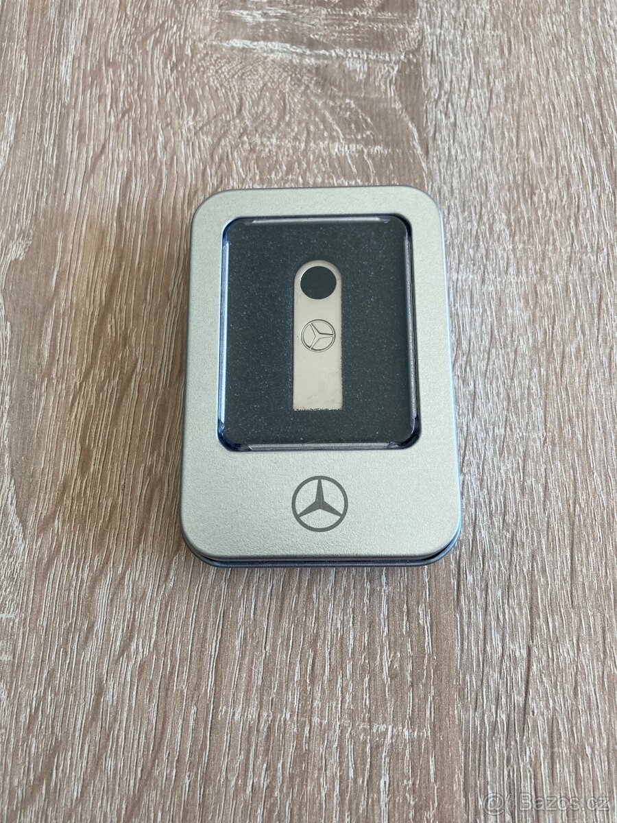 Flash disk 16 GB Mercedes-Benz