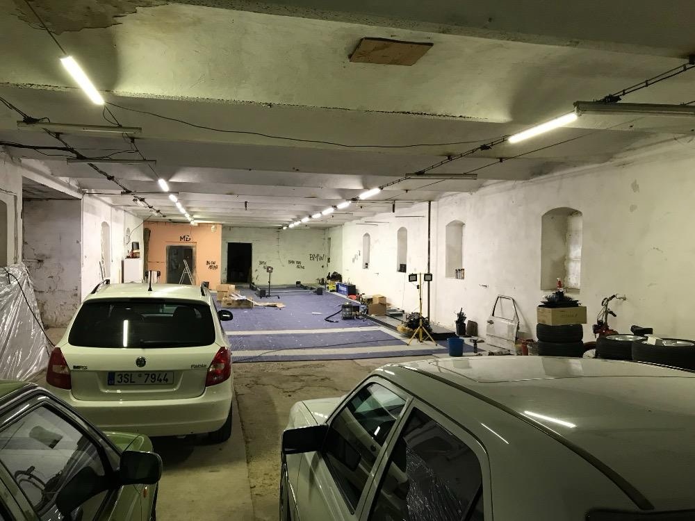 Autodílnu připadne jako sklad od 50 m2 do 250 m2, Hořesedly.