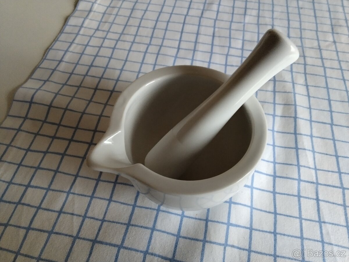 Keramický hmoždíř