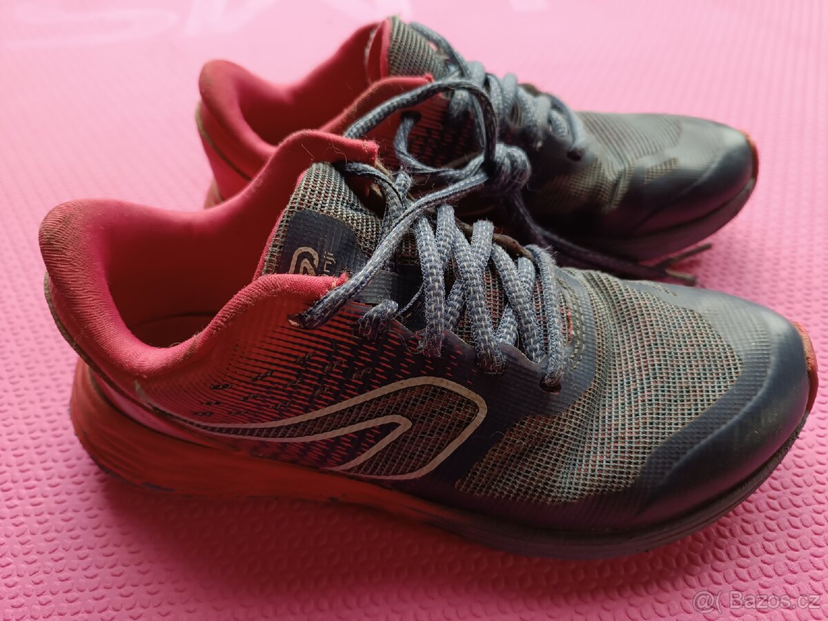 Dětské botasky Decathlon vel. 33