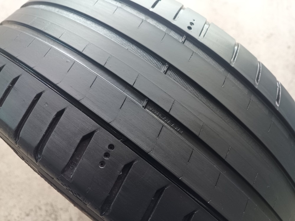 225/40 R18 MICHELIN (4921)