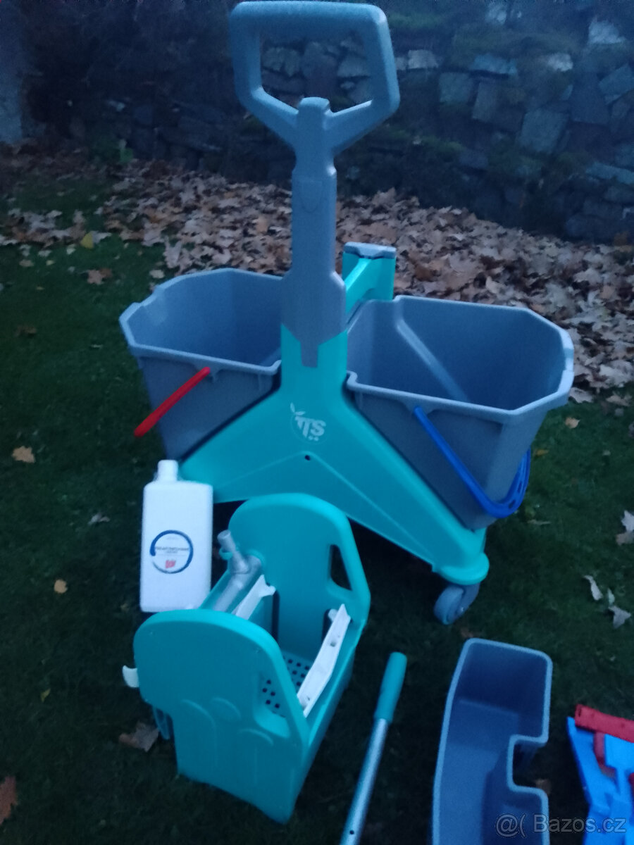 Úklidový vozík Nickita