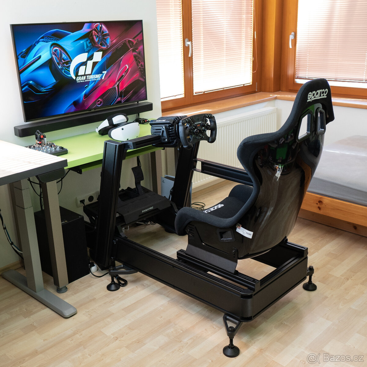 Závodní cockpit na míru
