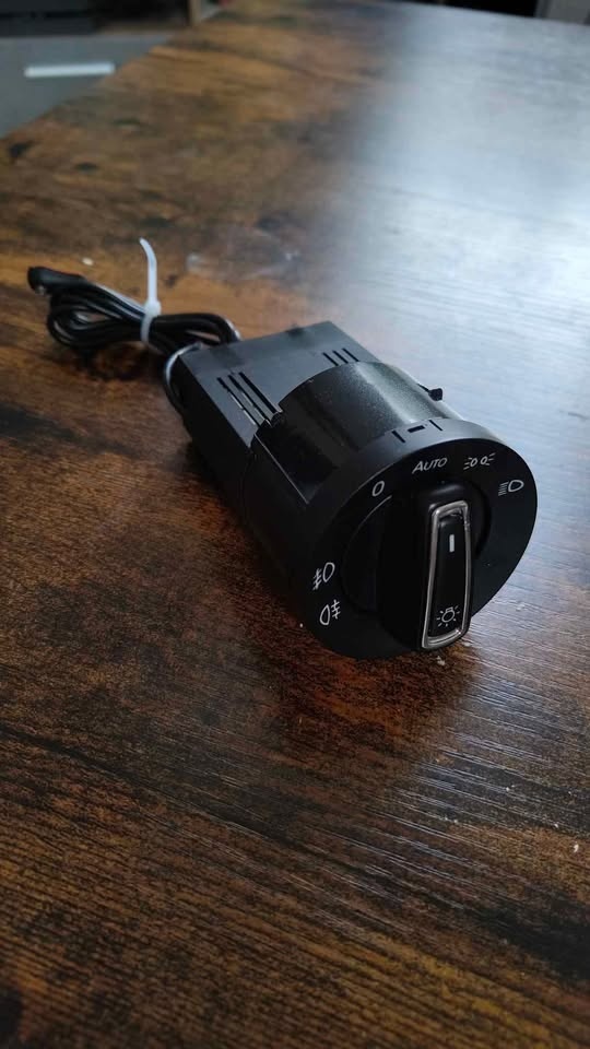 Spínač světel na koncern s automatickými světly
