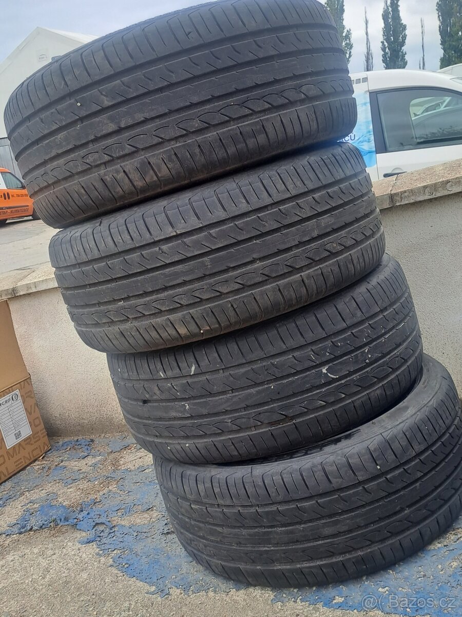 225/40 R18 letní