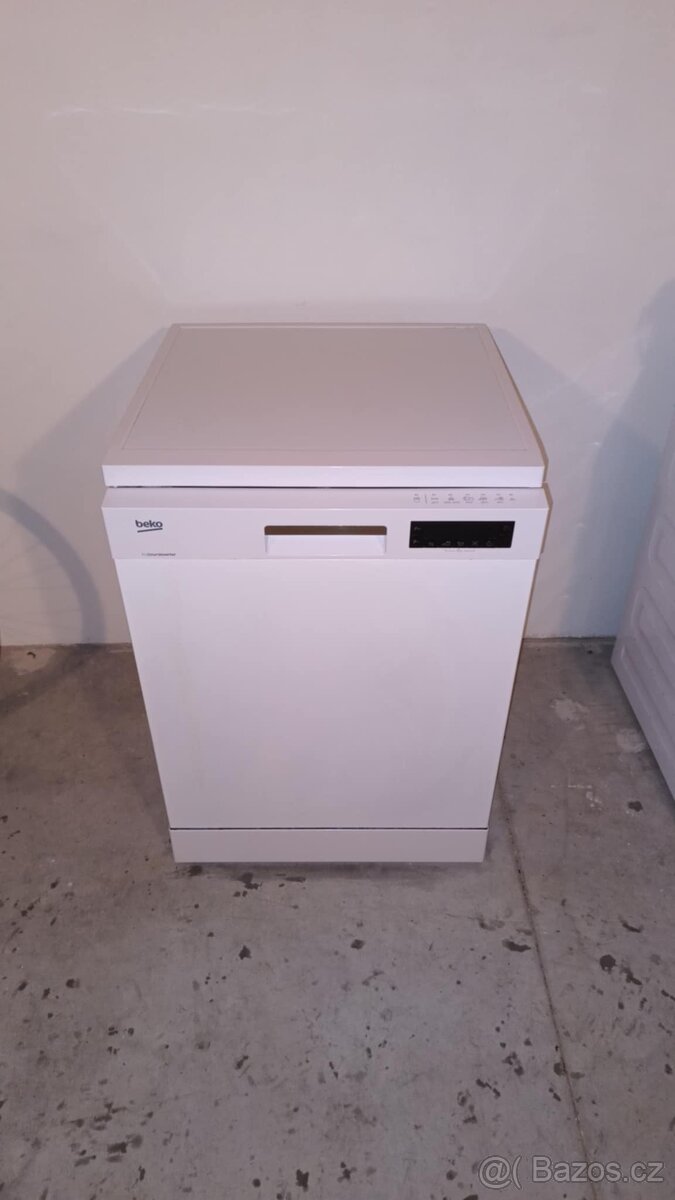 Myčka nádobí BEKO DFN26421W