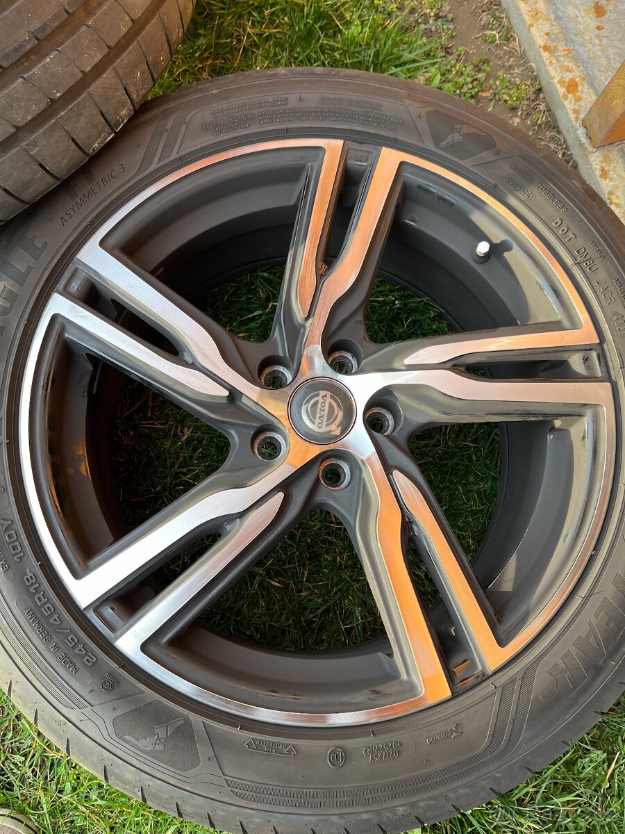 Prodám alu kola 18x8.0 5x108 ET42 63.4 + pneu Goodyear letni