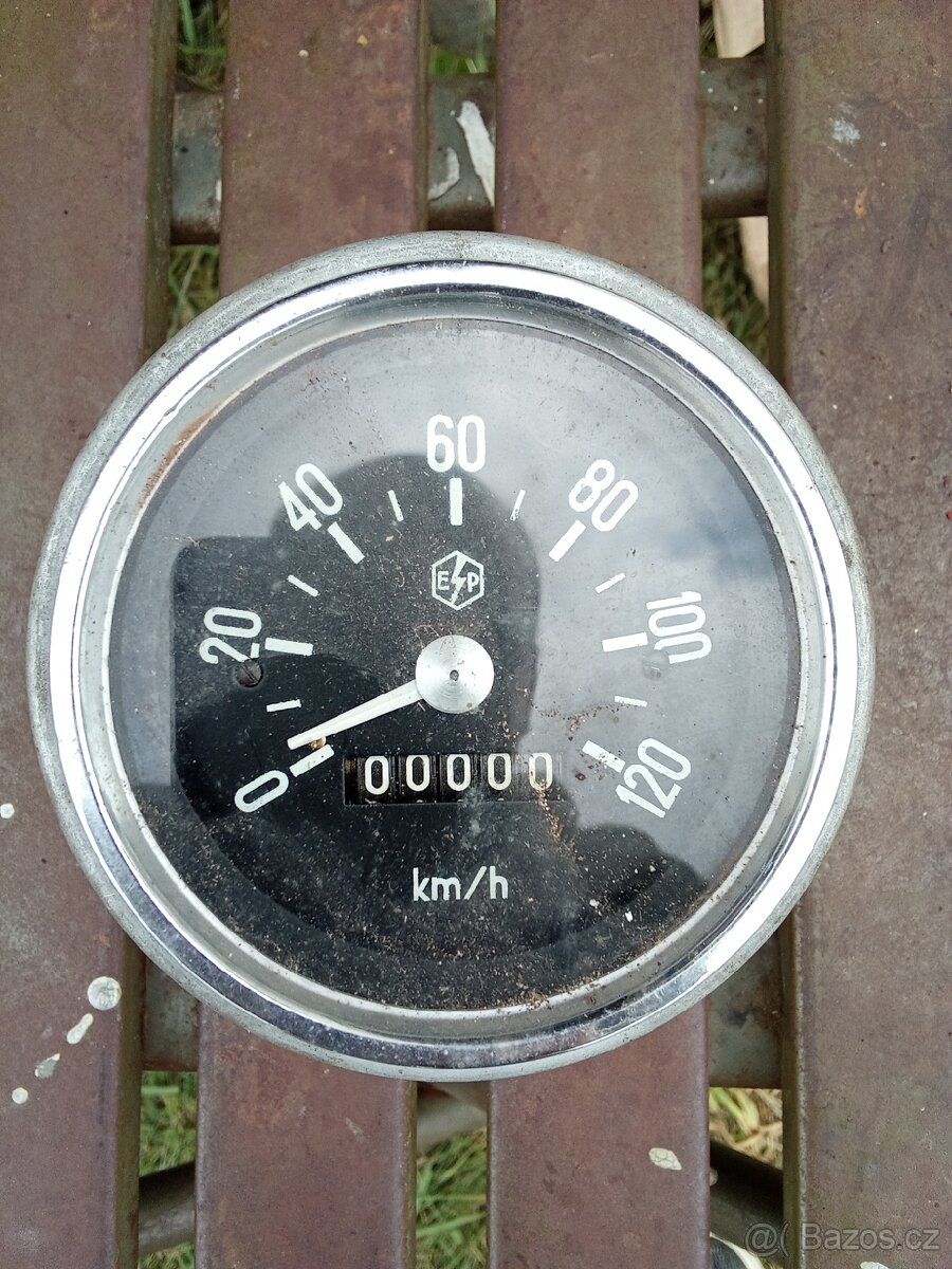 Prodám tachometr na motorku