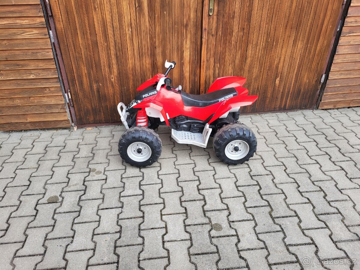 Čtyřkolka Peg Perego elektrická