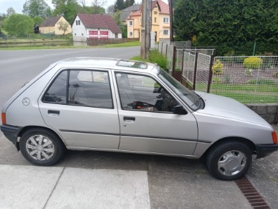 Peugeot 205