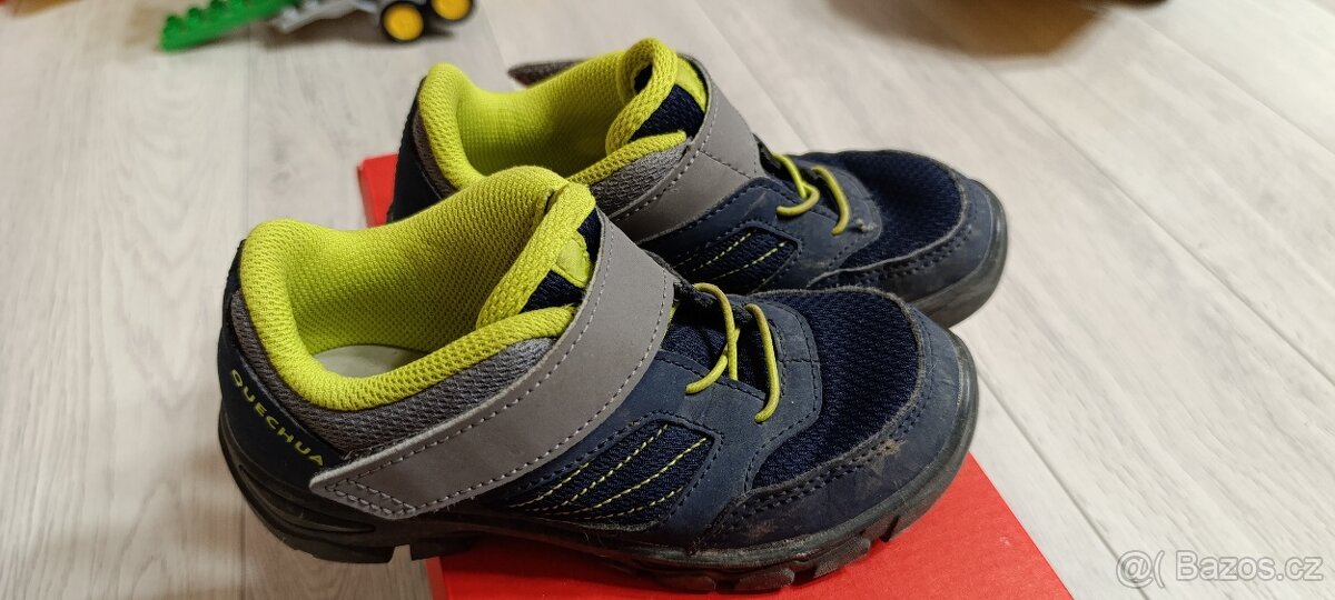 Decathlon tenisky boty 29